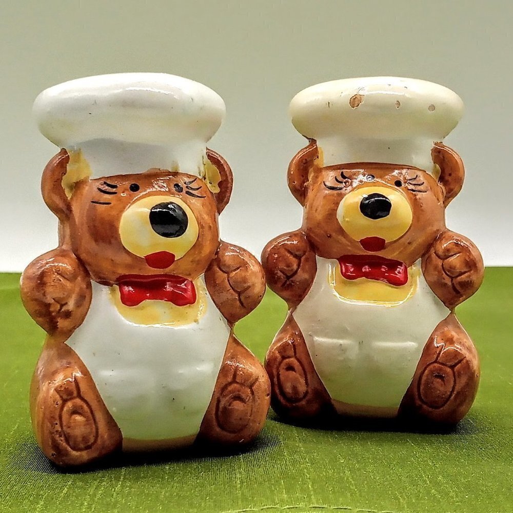 Vintage Ceramic Chef's Hat Bears Salt & Pepper Shakers